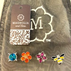 Set of 4 Magnolia and Vine mini snaps.